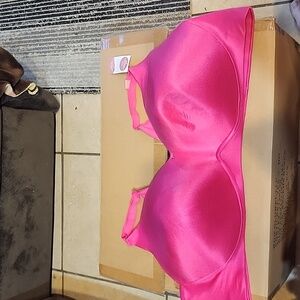 54d PINK BACKSMOOTHER LIGHTLY LINED CACIQUE NWT 💥